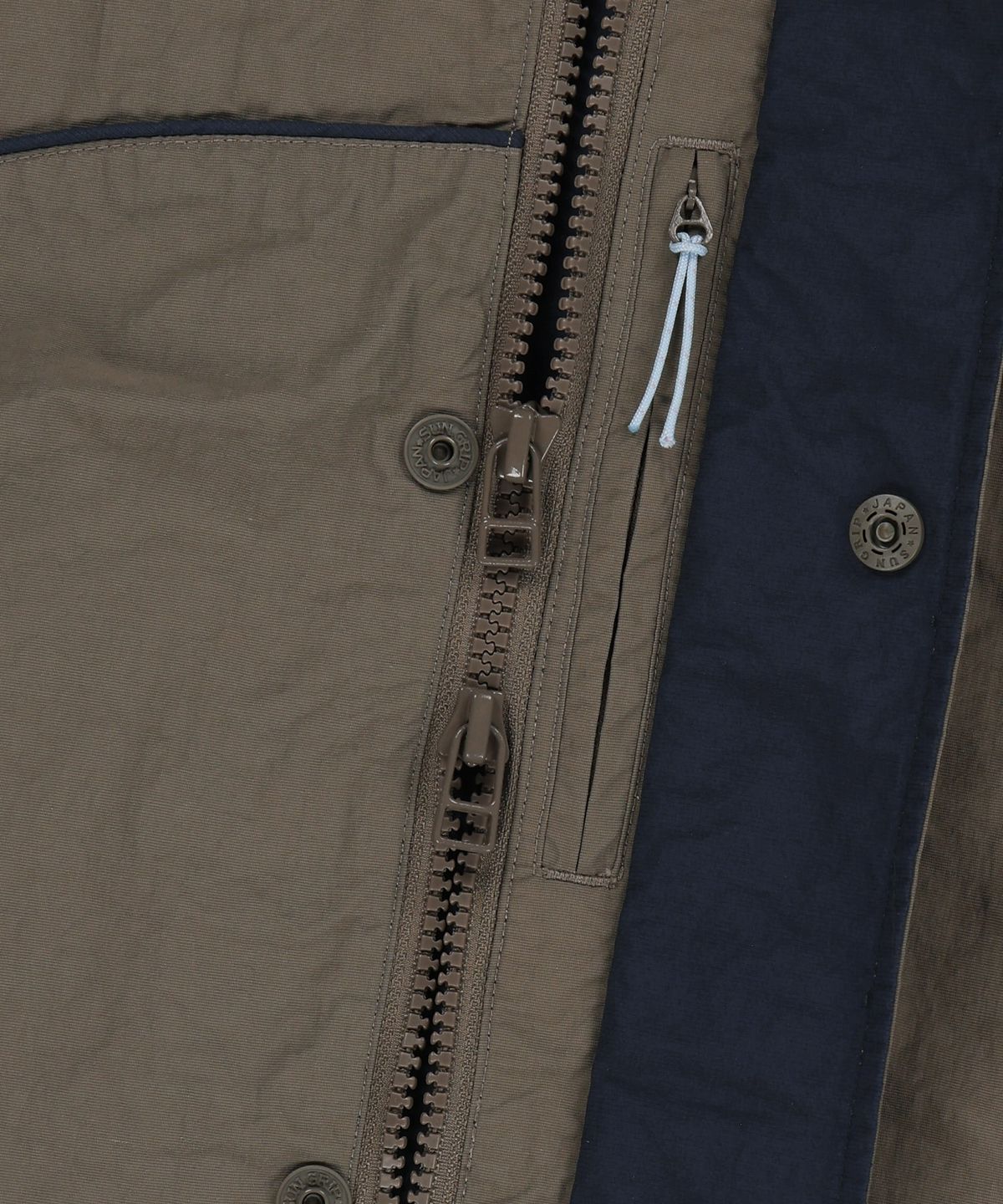썬러브투어(SUNLOVETOUR) Crescent Windbreaker Taupe