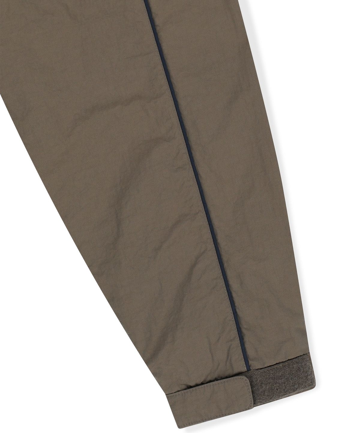 썬러브투어(SUNLOVETOUR) Crescent Windbreaker Taupe
