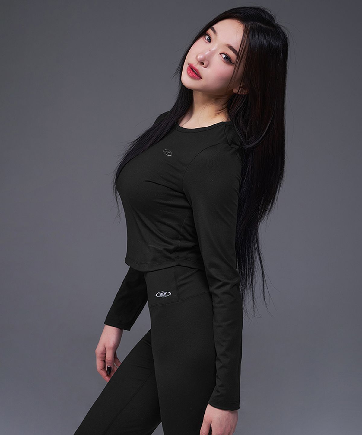 본투윈(BORN TO WIN) W B-SOFT EASY LONG SLEEVE [BLACK]