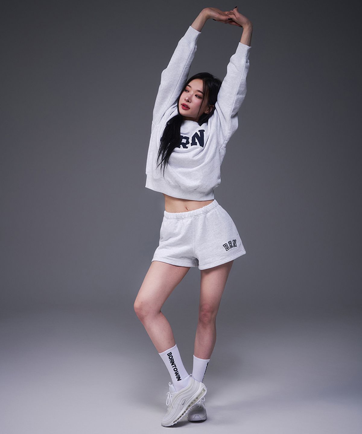 본투윈(BORN TO WIN) W BRN RELAX FIT SWEATSHIRTS [WHITE MELANGE]