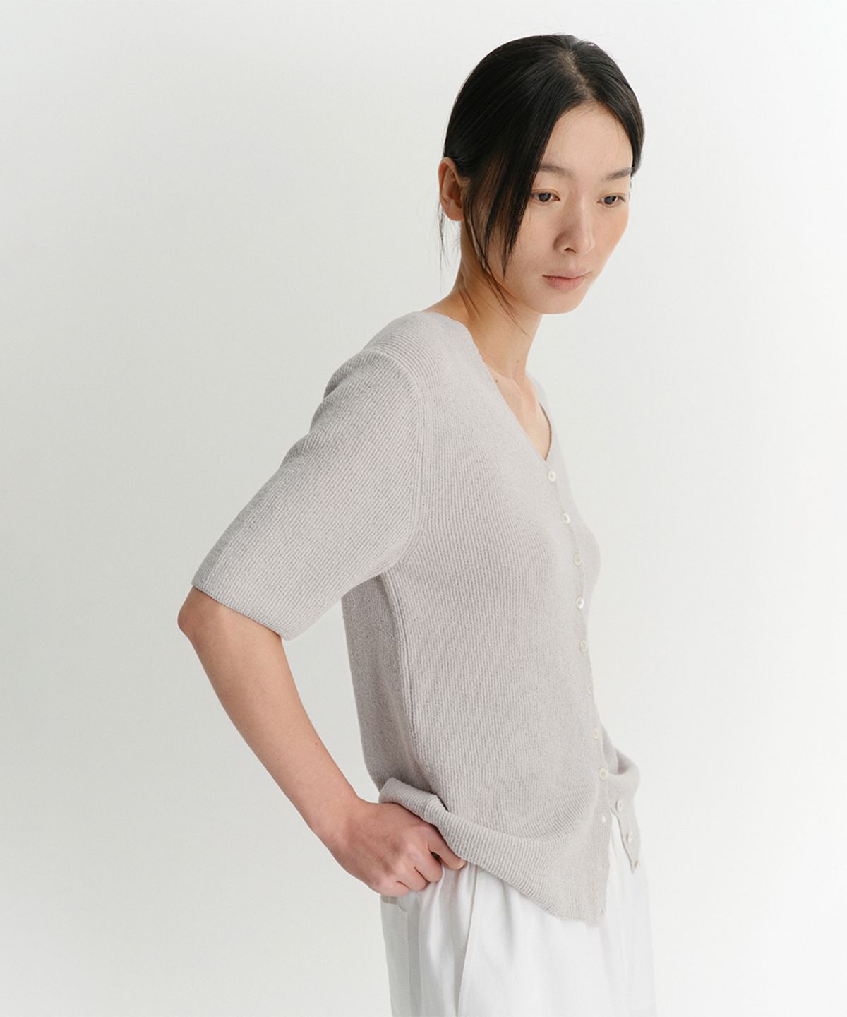 이아(EAAH) BOUCLE BUTTON KNIT CARDIGAN (PALE BLUE)
