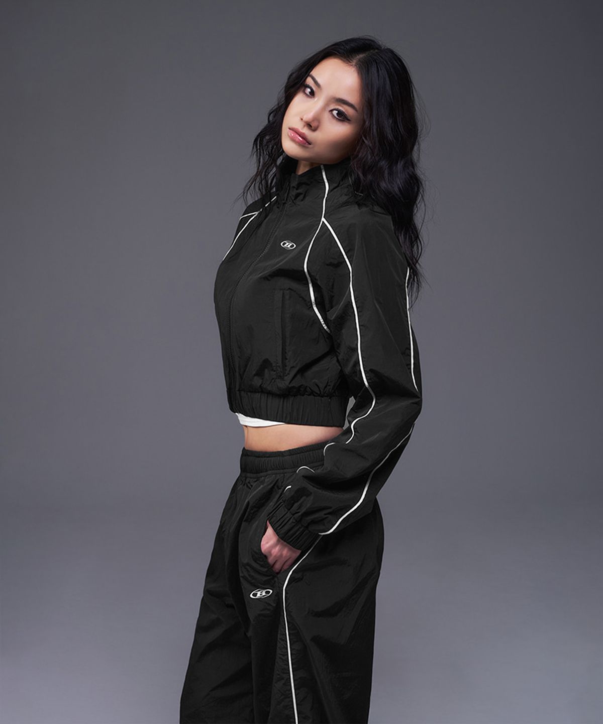 본투윈(BORN TO WIN) W PIPING LINE WIND SHELL JACKET [BLACK]