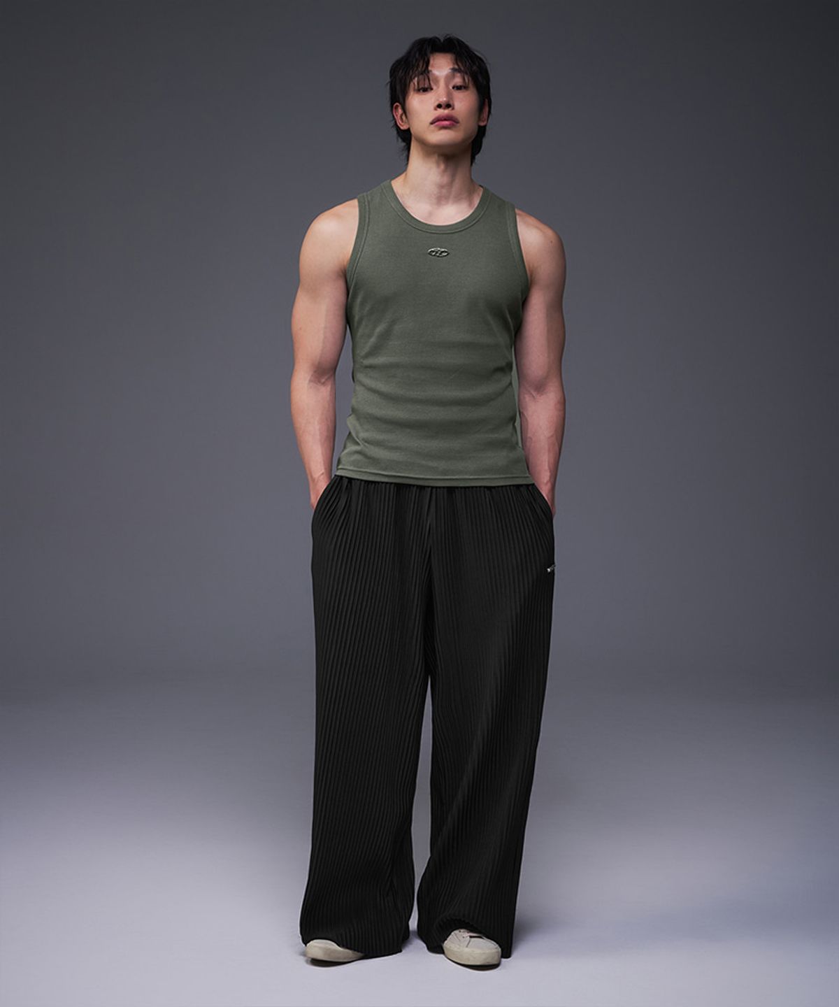 본투윈(BORN TO WIN) B PENDANT PIGMENT RIBBED SLEEVELESS [KHAKI]