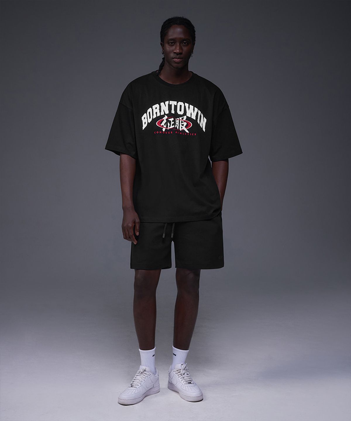 본투윈(BORN TO WIN) CONQUER ATHLETICS SEMI OVER FIT T-SHIRTS [BLACK]