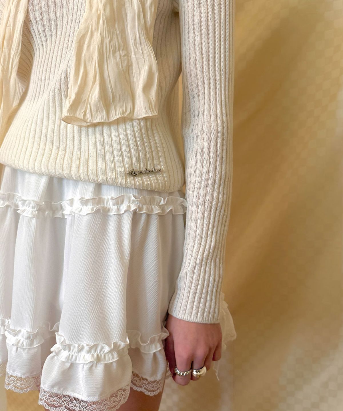 어패럴아카이브(APPAREL ARCHIVE) Toffy wool round knit - Ivory