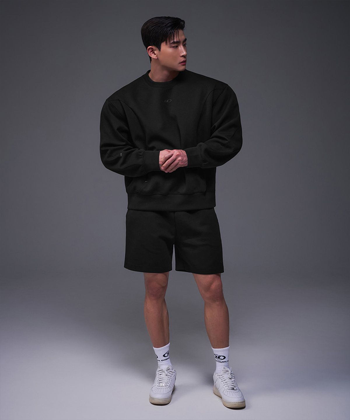 본투윈(BORN TO WIN) SYMBOL B TECH CREWNECK [BLACK]