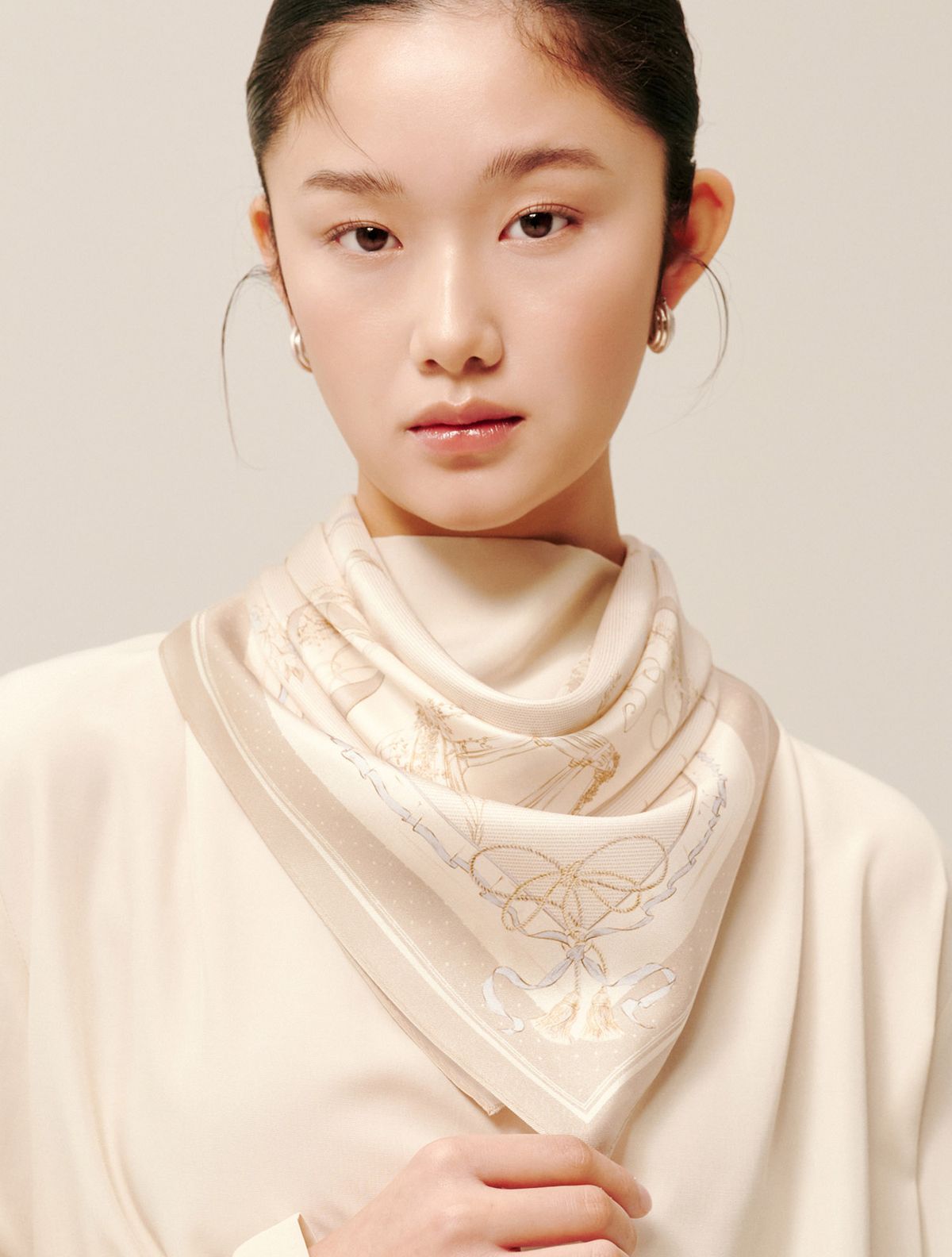 생럭슈(SAINTLUXURE) 로제 베이지