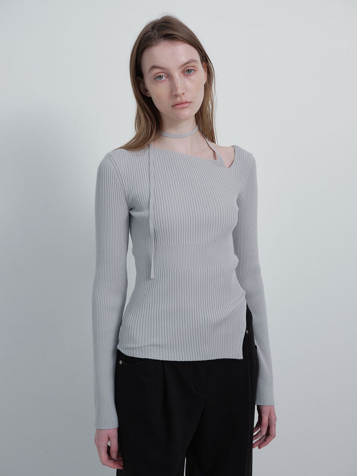 레이브(RAIVE) Unbalance Strap Ribbed Knit Top VK6SP253_2color