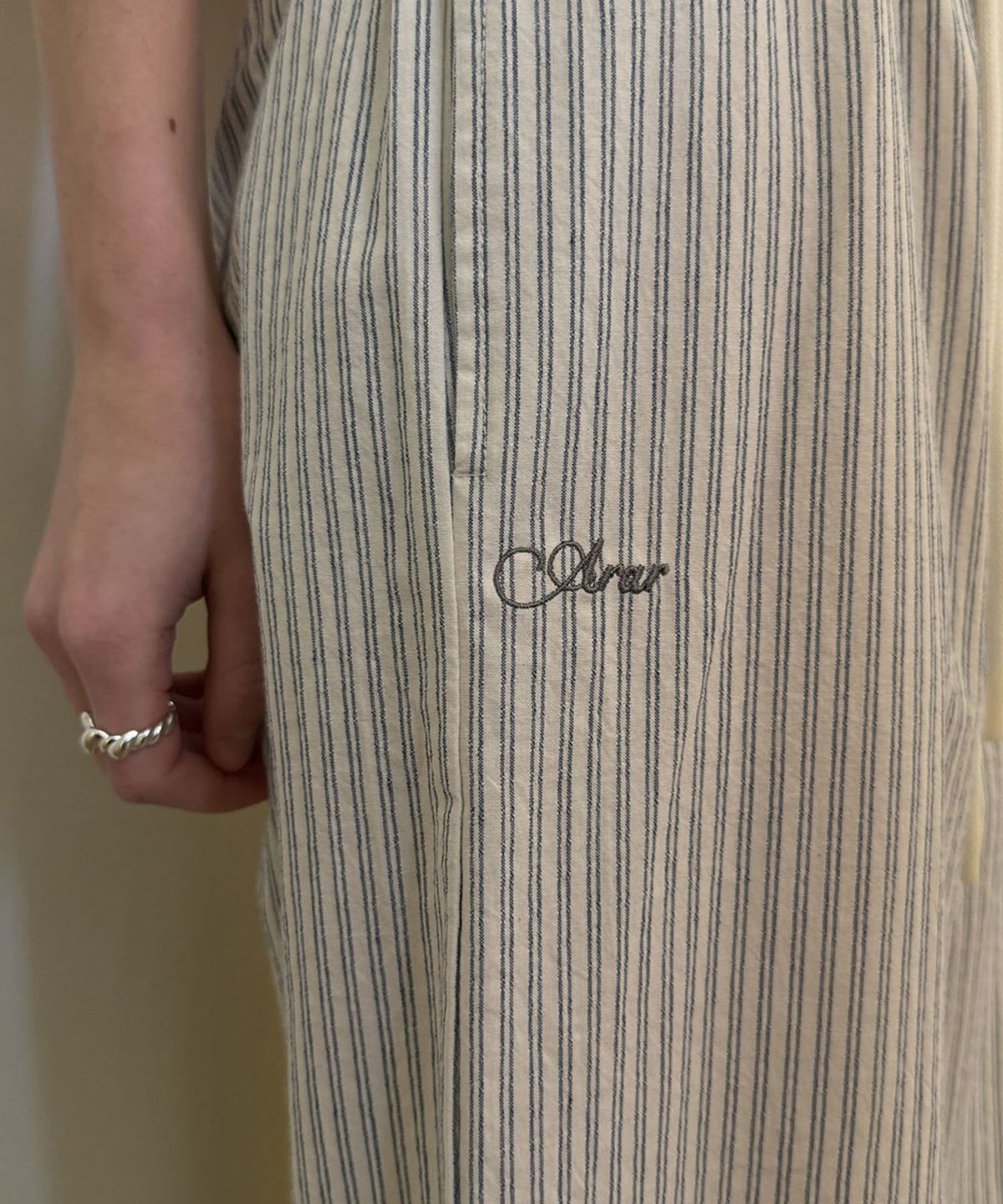 어패럴아카이브(APPAREL ARCHIVE) Penna stripe banding pants - Skyblue