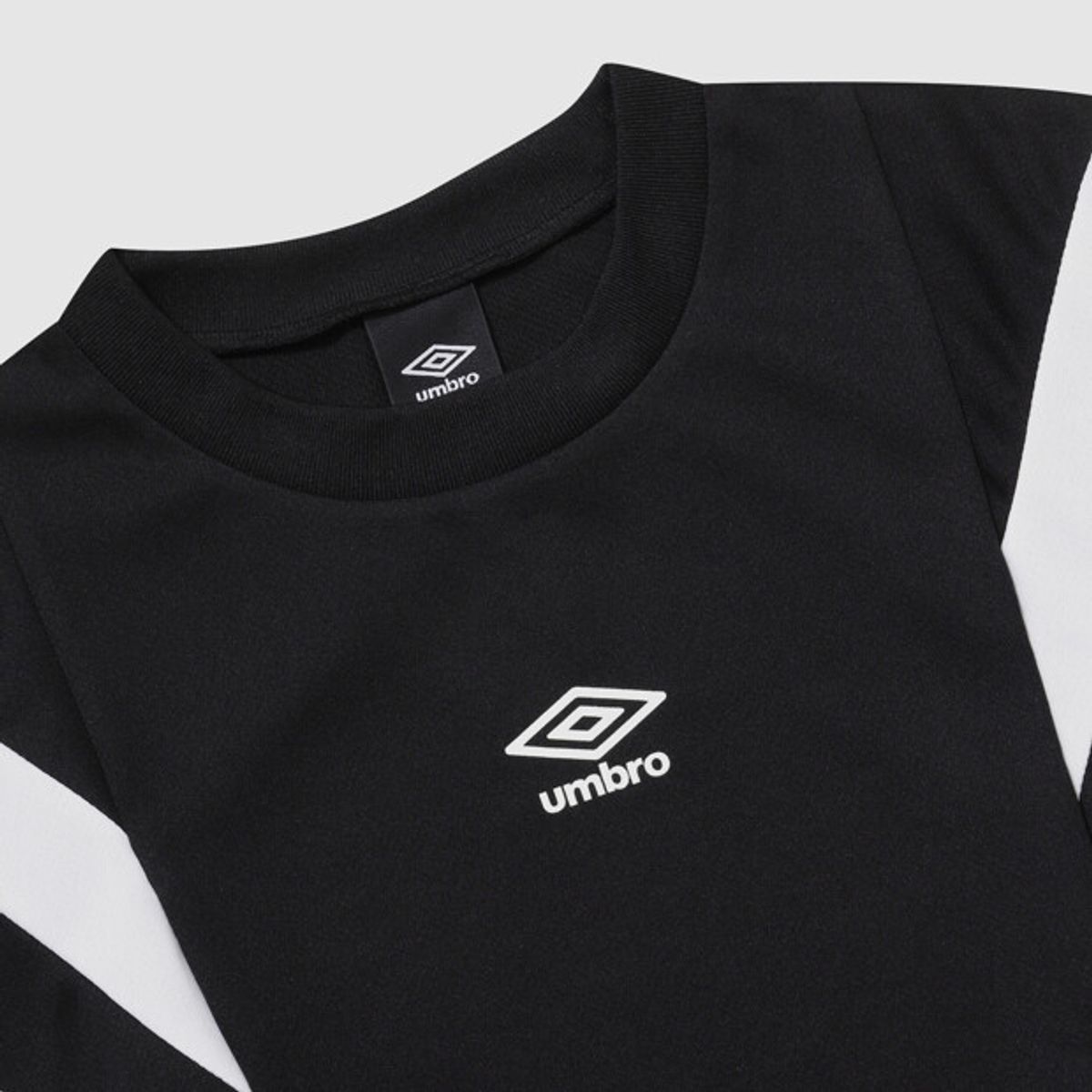 엄브로(UMBRO) 주니어 반팔 트레이닝 셔츠 블랙 UQ116SRS21