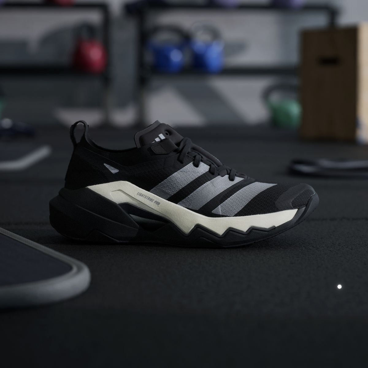 아디다스(ADIDAS) 라피드무브 프로 KK3476
