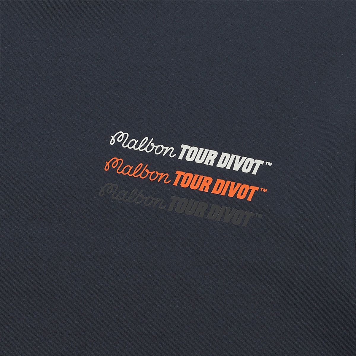말본 골프(MALBON GOLF) [Tour Divot] 레터링 포인트 반팔 티셔츠 DARK NAVY
