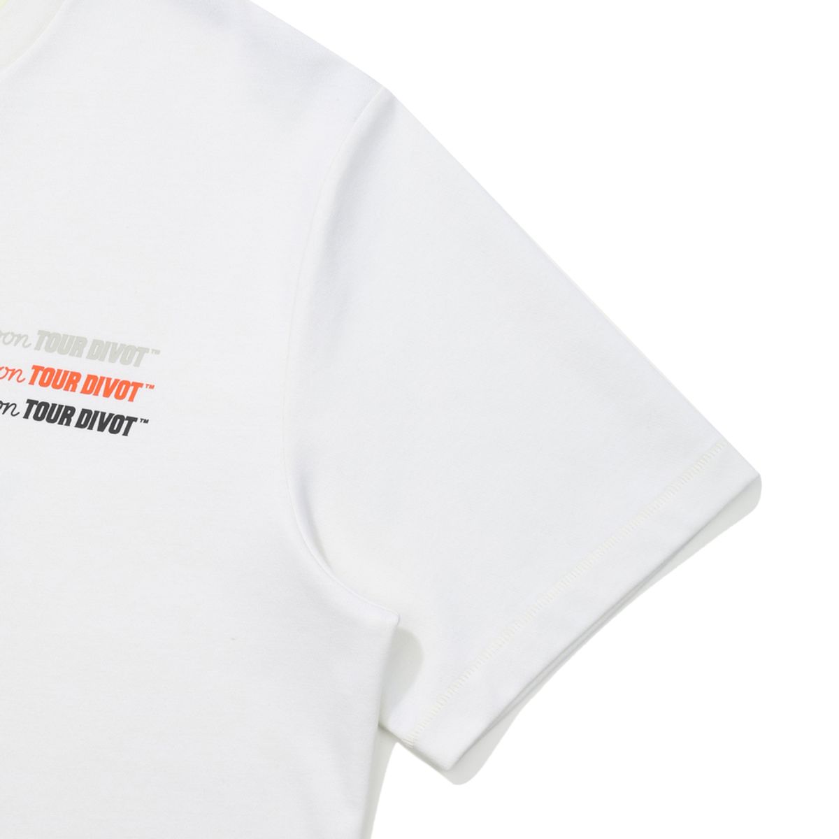 말본 골프(MALBON GOLF) [Tour Divot] 레터링 포인트 반팔 티셔츠 OFF WHITE