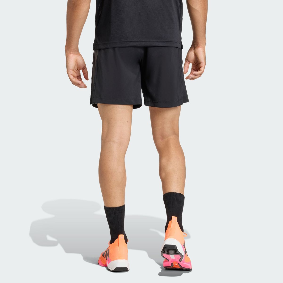 아디다스(ADIDAS) 테크 에센셜 워크아웃 3-스트라이프 쇼츠 KE9870