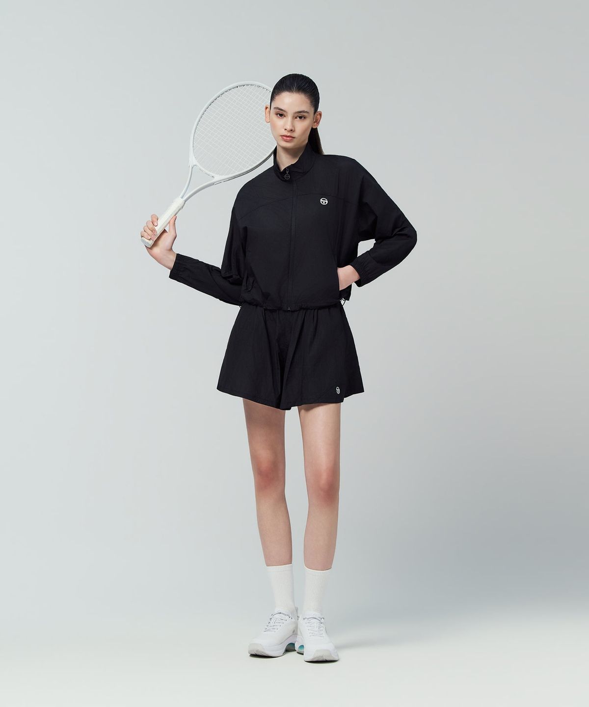 세르지오 타키니(SERGIO TACCHINI) W 쿠쉬라이트 경량 우븐 크롭 자켓