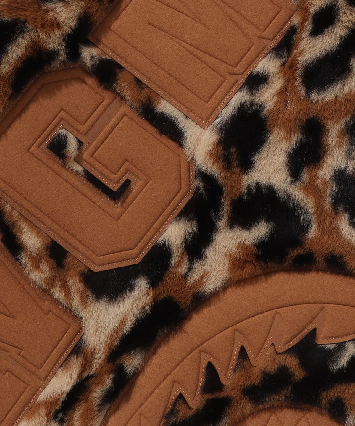 베이프(BAPE) 와일드 레오파드 패턴 포우 퍼 샤크 풀 집 자켓(M) BEIGE