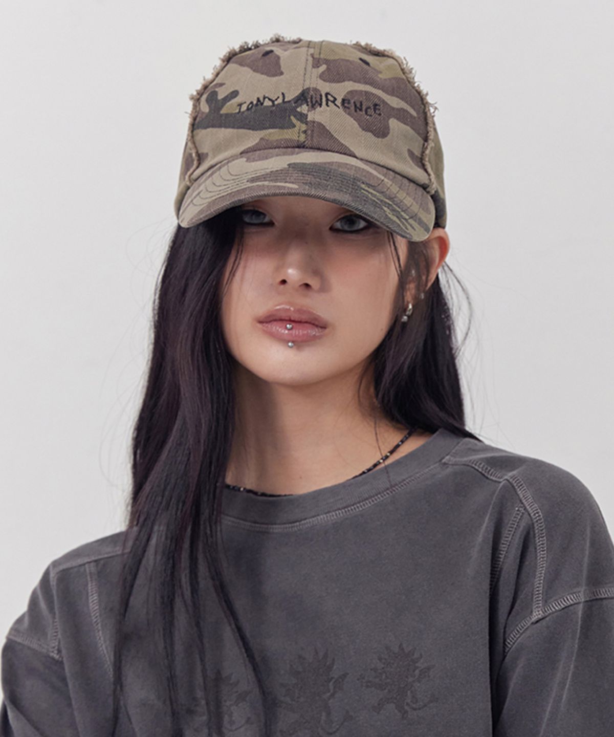 토니로렌스(TONY LAWRENCE) 레터링 자수 카모 볼캡