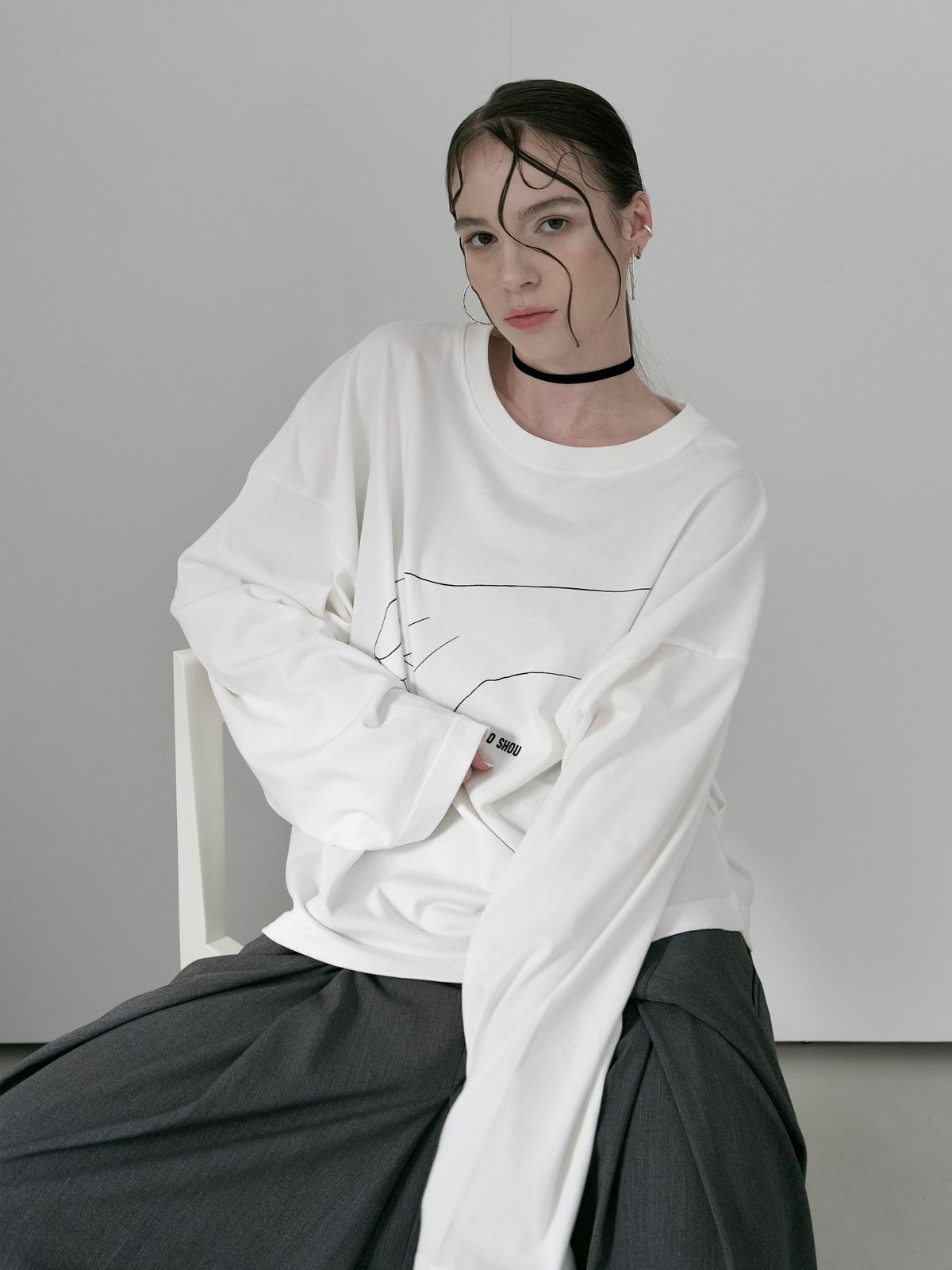진호쇼우(JINHO SHOU) [Breath And Fall] 그래픽 긴팔 티셔츠 아이보리