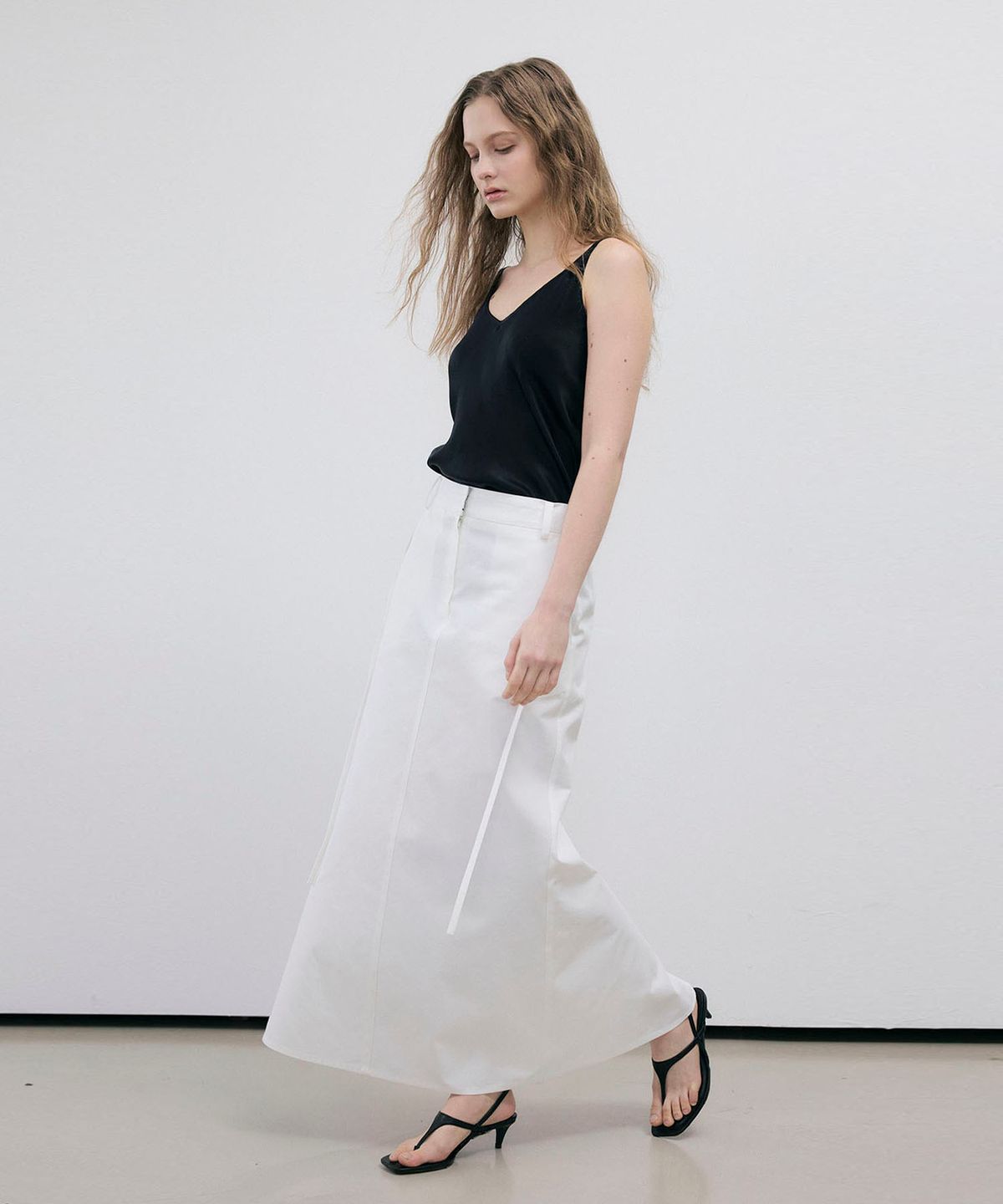씨커슨(CKUSUN) COTTON BLEND MAXY SKIRT - WHITE