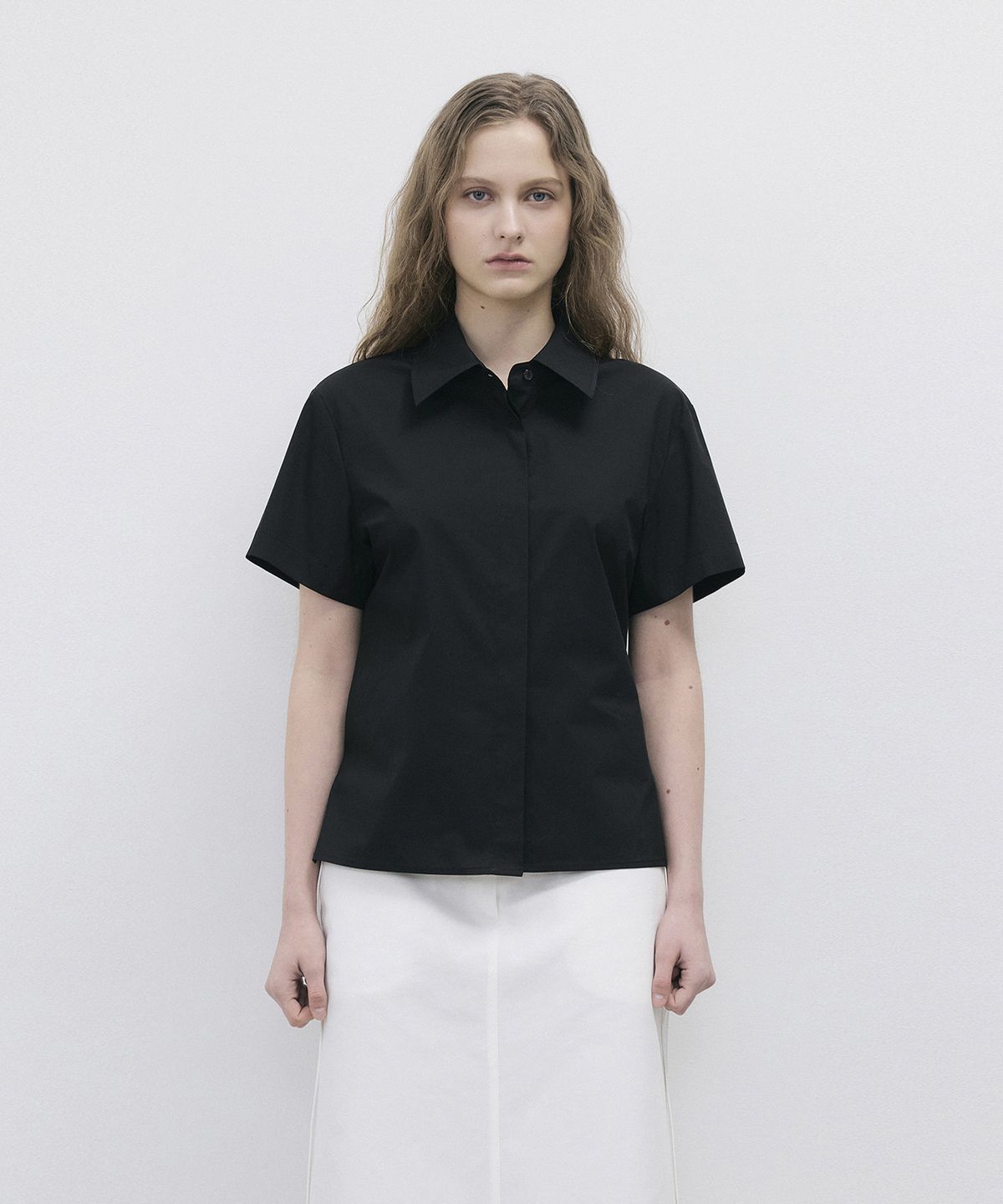 씨커슨(CKUSUN) WAIST BACK STRAP SHIRT - BLACK