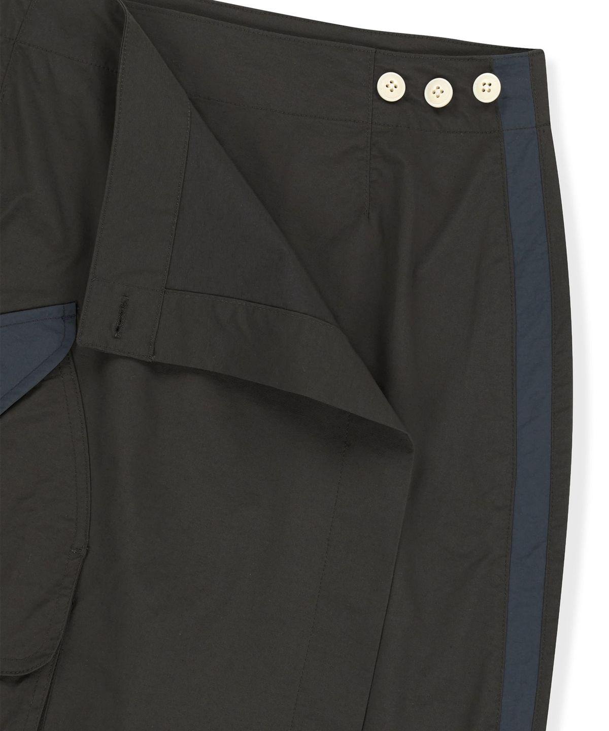 썬러브투어(SUNLOVETOUR) W Field Wrap Skirt Charcoal