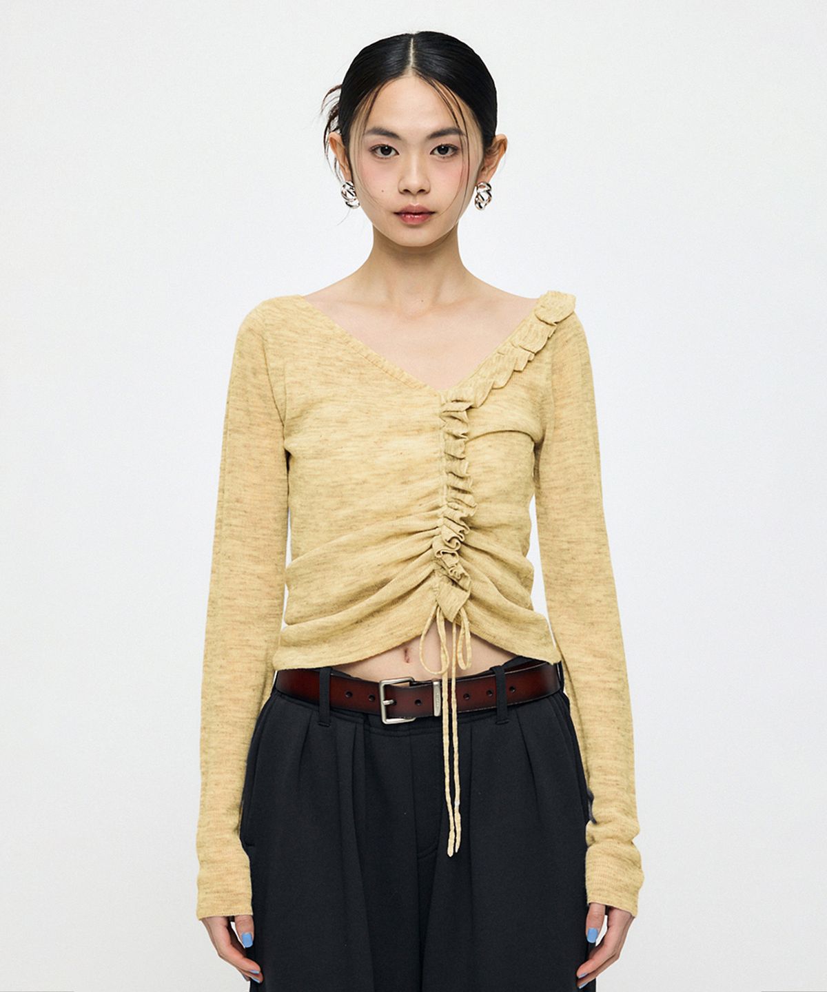 인사일런스 우먼(INSILENCE WOMEN) [MOUSSY] GATHER KNIT TOP LIGHT KHAKI
