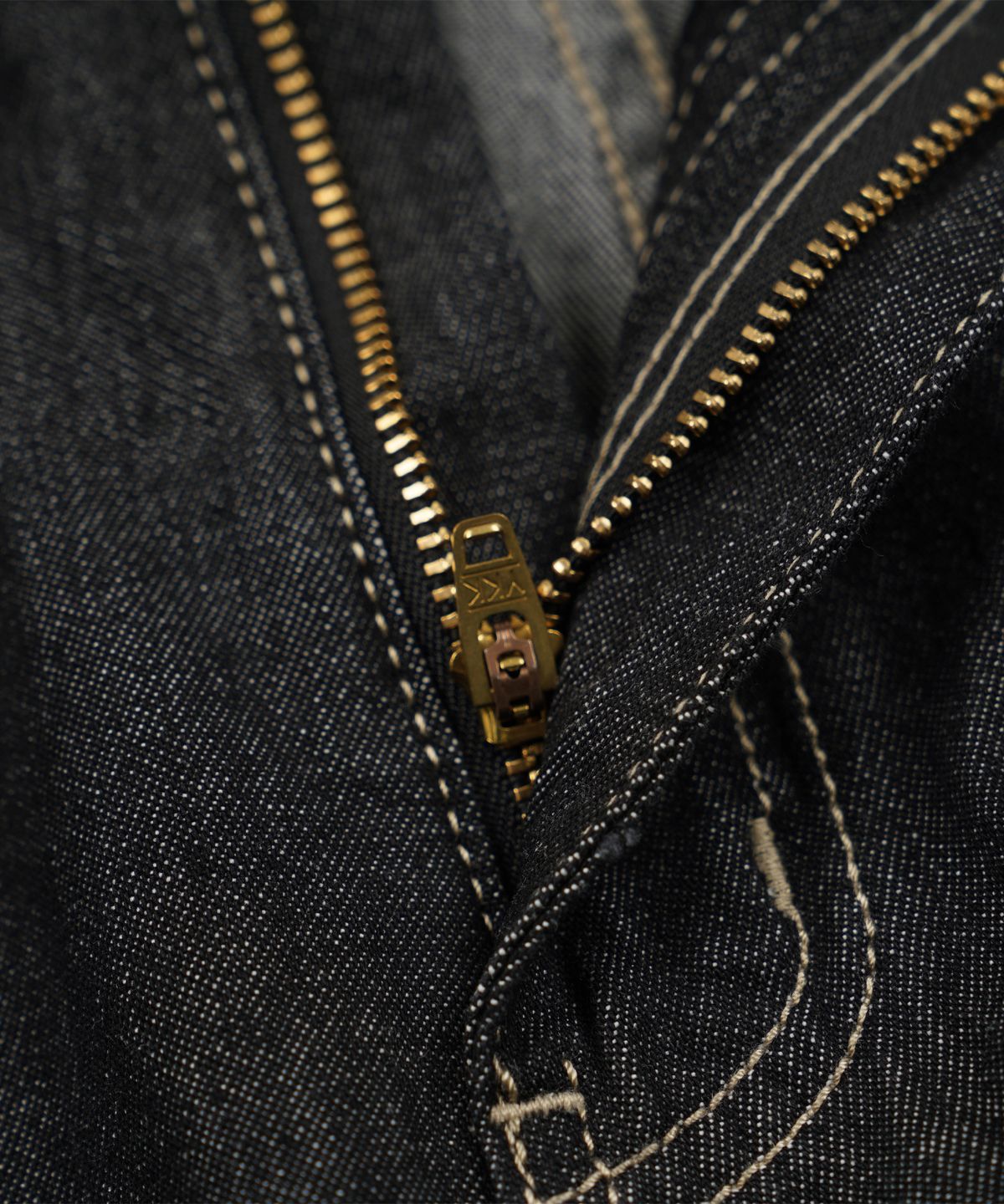 프리즘웍스(FRIZMWORKS) CURVED DENIM PANTS _ BLACK