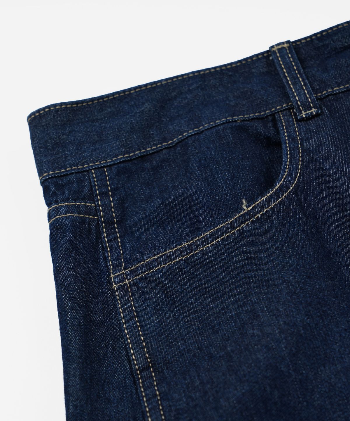 프리즘웍스(FRIZMWORKS) CURVED DENIM PANTS _ INDIGO