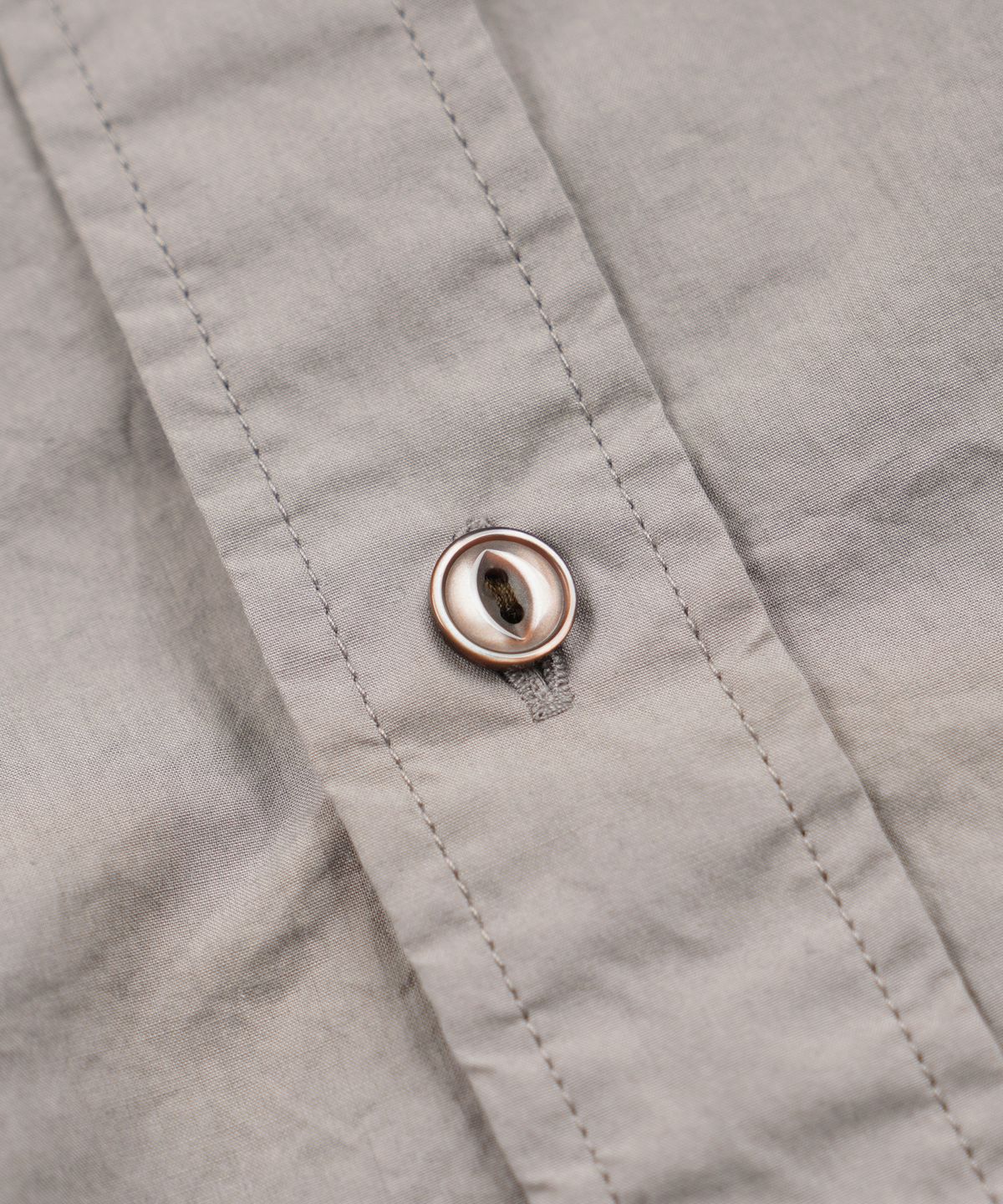 프리즘웍스(FRIZMWORKS) CIGARETTE POCKET TYPEWRITER SHIRT _ MUD