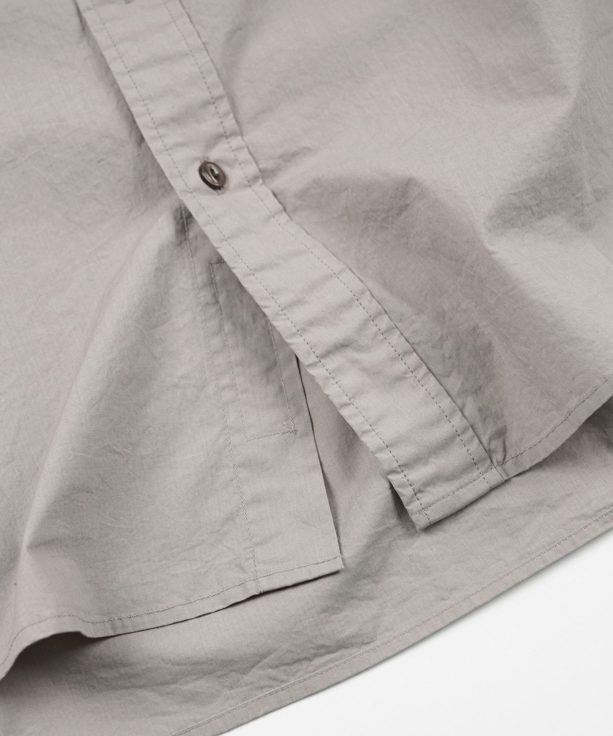 프리즘웍스(FRIZMWORKS) CIGARETTE POCKET TYPEWRITER SHIRT _ MUD