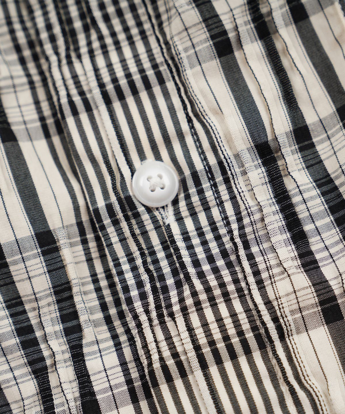 프리즘웍스(FRIZMWORKS) GATHERED CHECK SHIRT _ BLACK