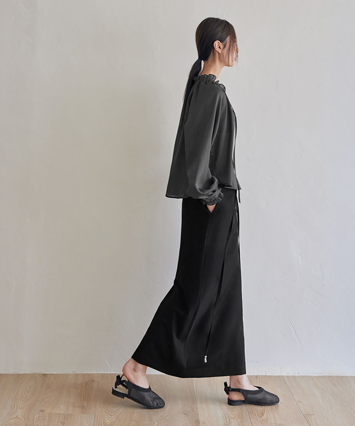 런던다다(LONDONDADA) H-Line Strap Skirt, BLACK