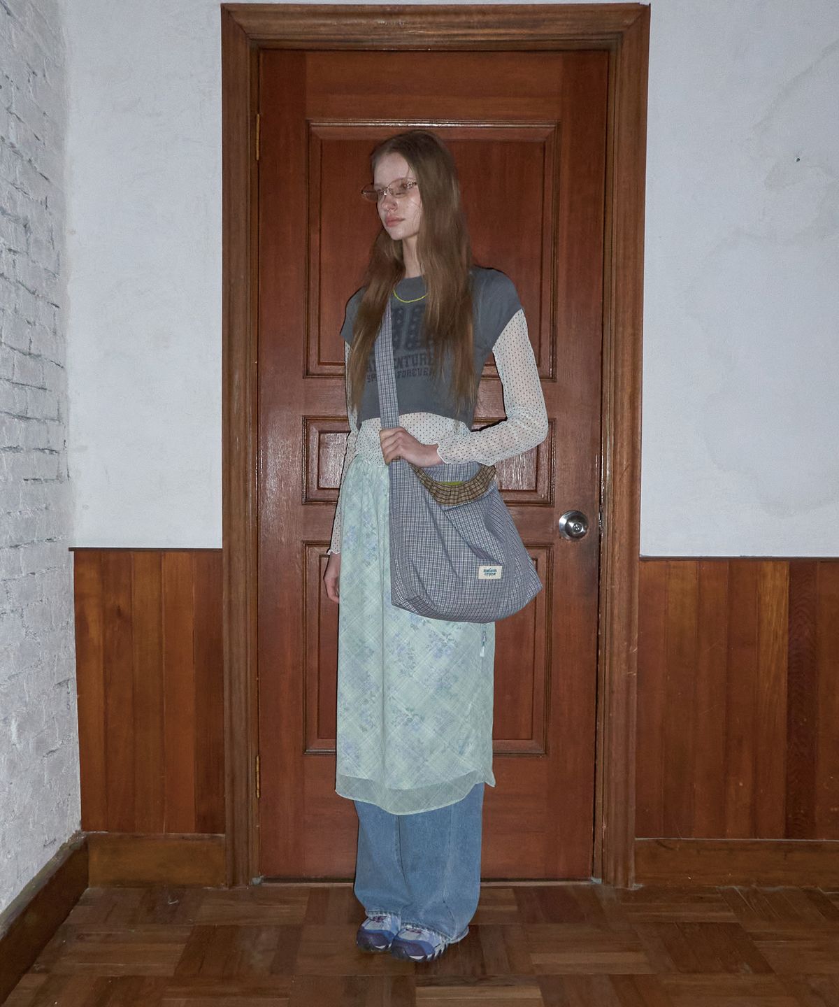 메종크렘(MAISON CREME) Check Frill reversible bag_Dusty blue
