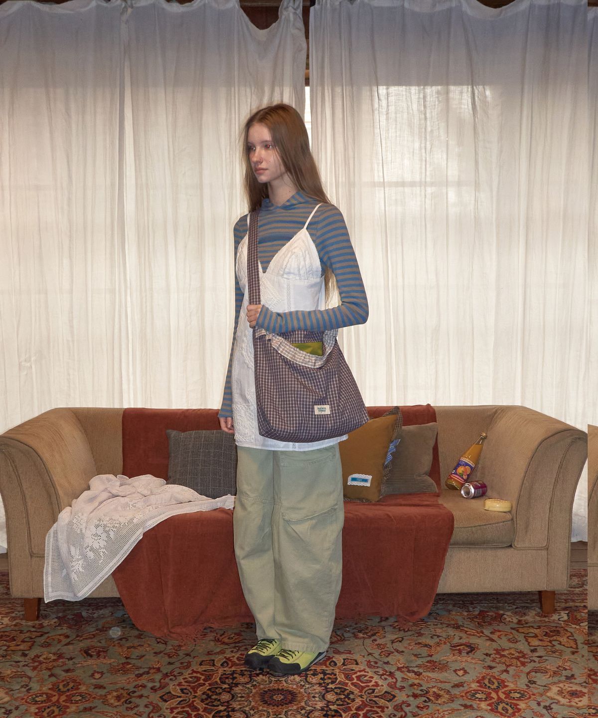 메종크렘(MAISON CREME) Check Frill reversible bag_Grape purple