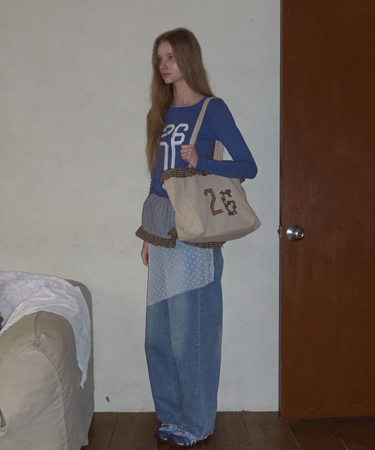 메종크렘(MAISON CREME) 26 Check Frill canvas bag_ Sand beige