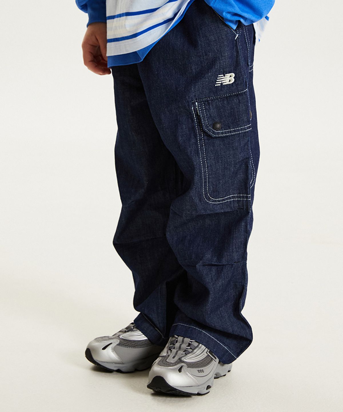 뉴발란스 키즈(NEWBALANCEKIDS) ESSENTIAL_9부 일자핏 아동 데님팬츠 NK9TG2101U55
