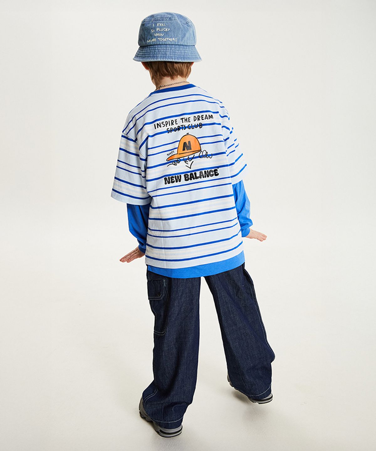 뉴발란스 키즈(NEWBALANCEKIDS) ESSENTIAL_9부 일자핏 아동 데님팬츠 NK9TG2101U55