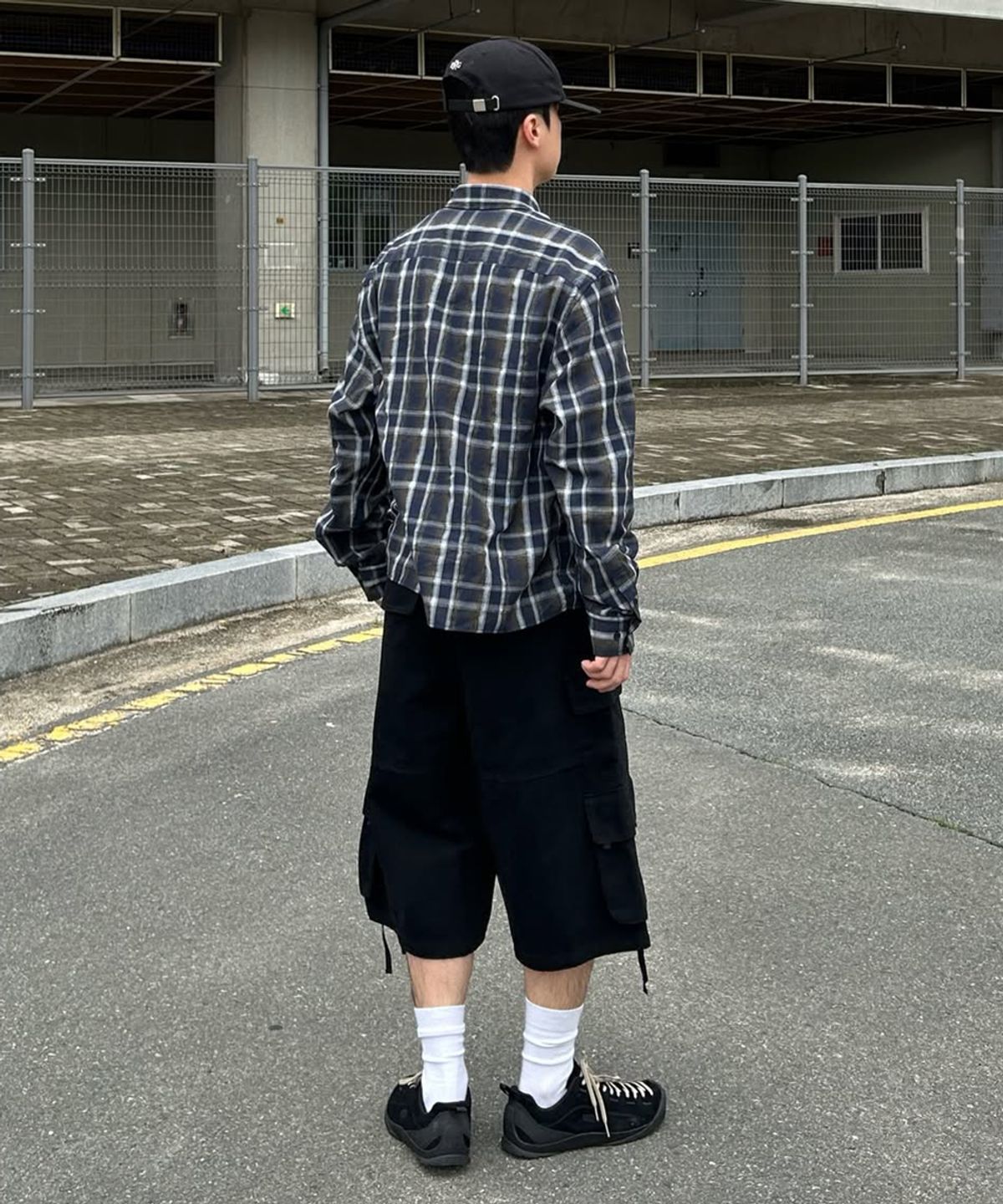 인템포무드(INTEMPOMOOD) 미드나잇 체크 크롭 셔츠_네이비