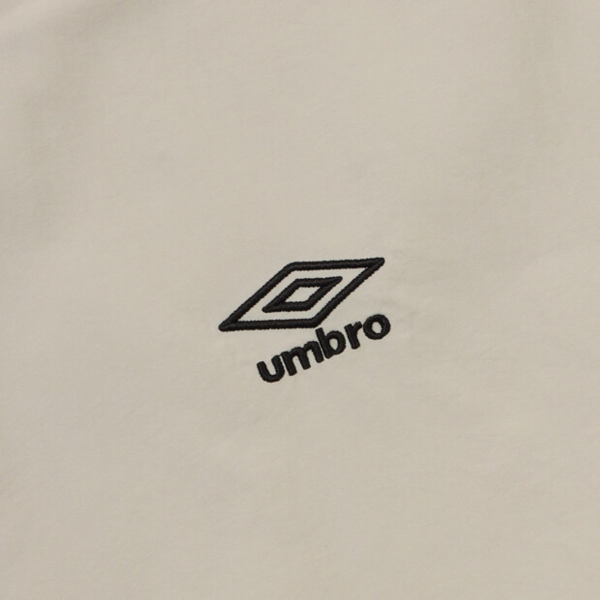 엄브로(UMBRO) 클래식 반팔 피스테 베이지 UR121CWT32