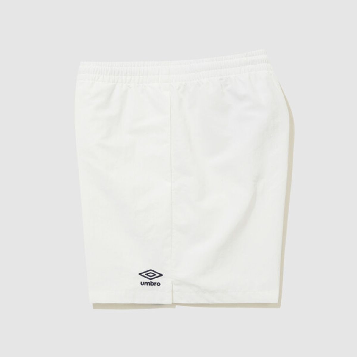엄브로(UMBRO) 클래식 3부 반바지 화이트 UR123CHP32