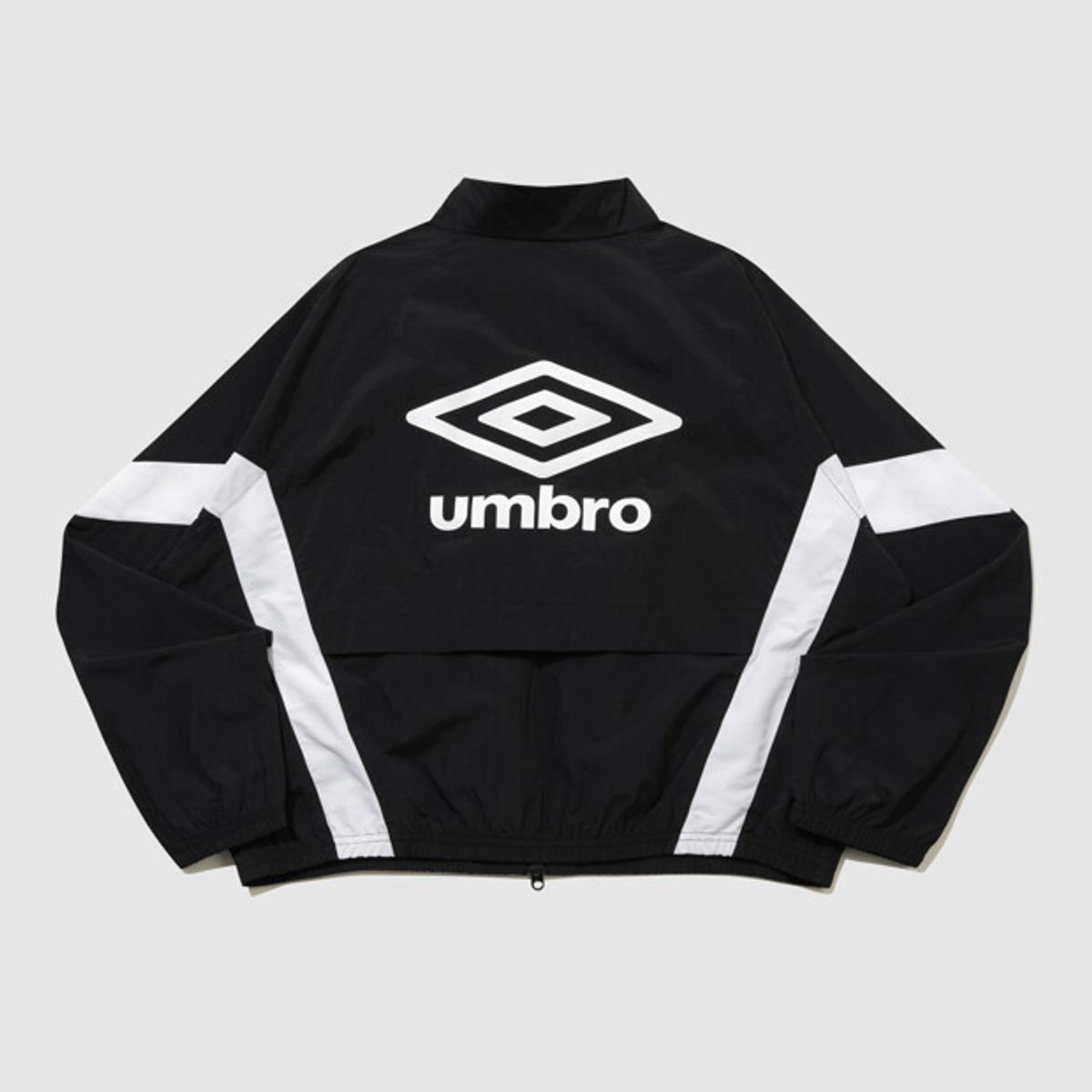 엄브로(UMBRO) 팝러쉬 컬러블럭 스탠넥 바람막이 자켓 블랙 UR123CJK34
