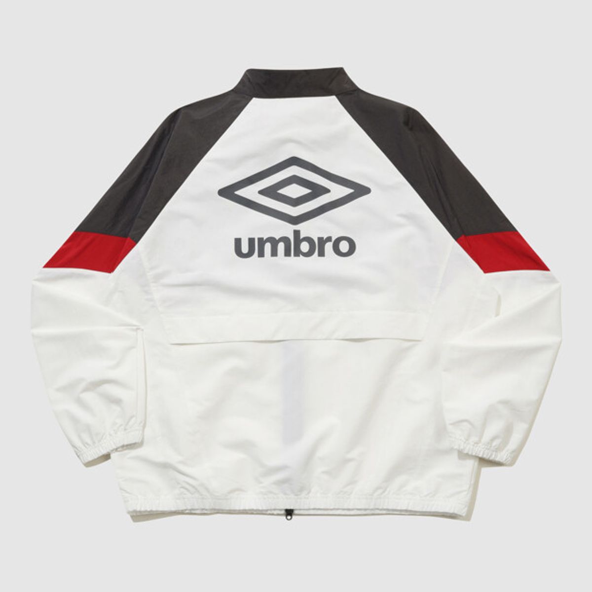 엄브로(UMBRO) 팝러쉬 컬러블럭 스탠넥 바람막이 자켓 차콜 UR123CJK34