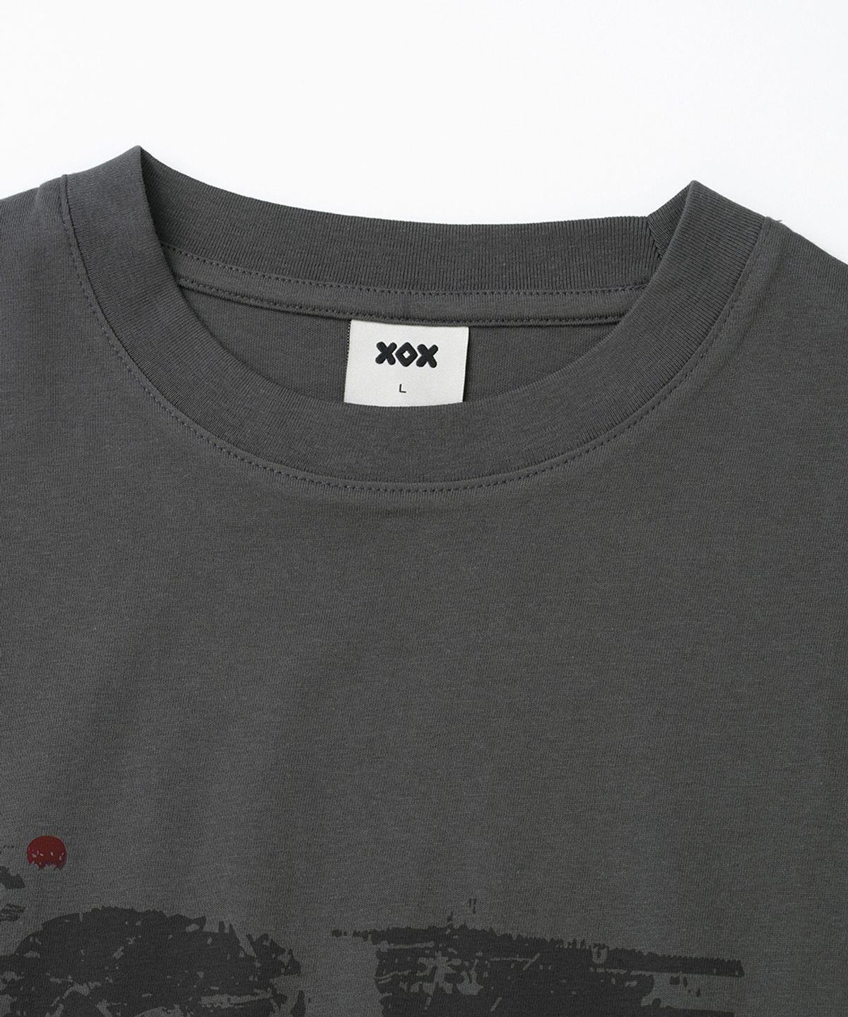 엑스오엑스(XOX) 디스토티드 에러 그래픽 크롭 티셔츠 [CHARCOAL]