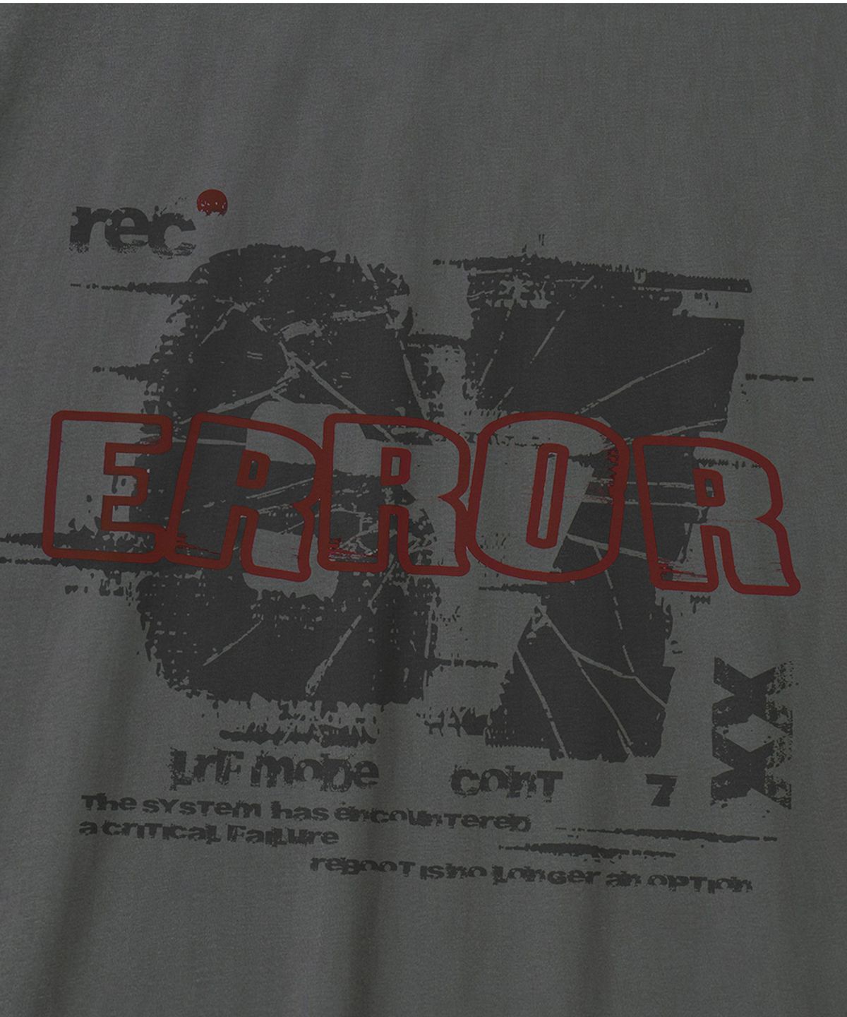 엑스오엑스(XOX) 디스토티드 에러 그래픽 크롭 티셔츠 [CHARCOAL]