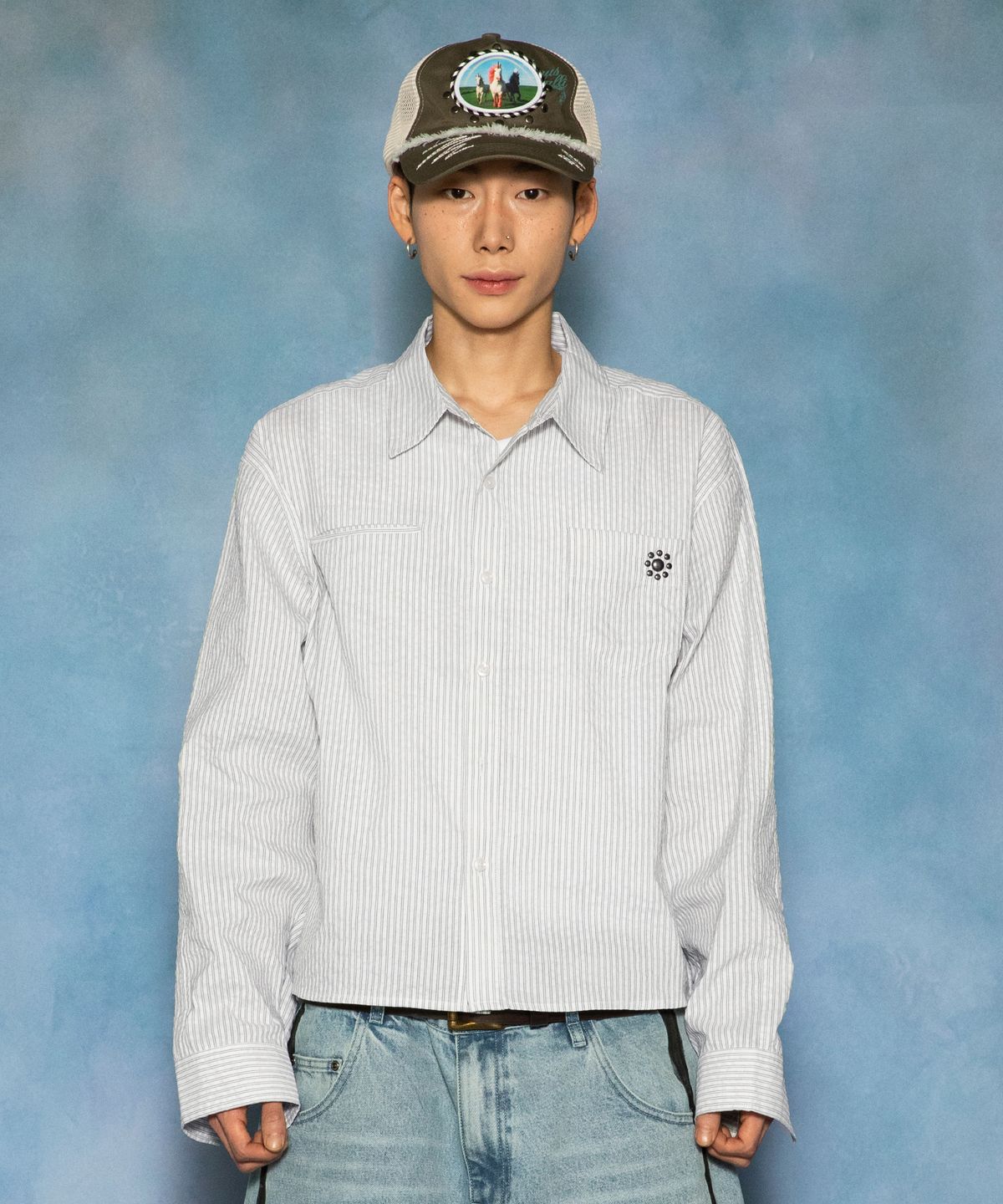 글랙(GLACK) GS016 스터드 포인트 크롭 긴팔 셔츠 (WHITE)