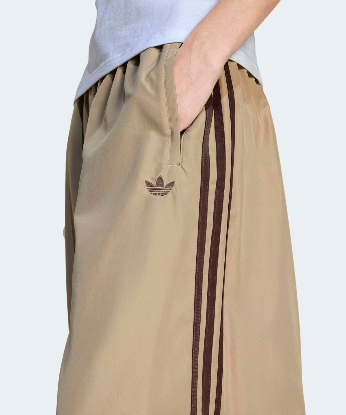아디다스(ADIDAS) 파이어버드 아딜레늄 트랙 팬츠 - 스톤카키:얼스스트라타 / KD6300