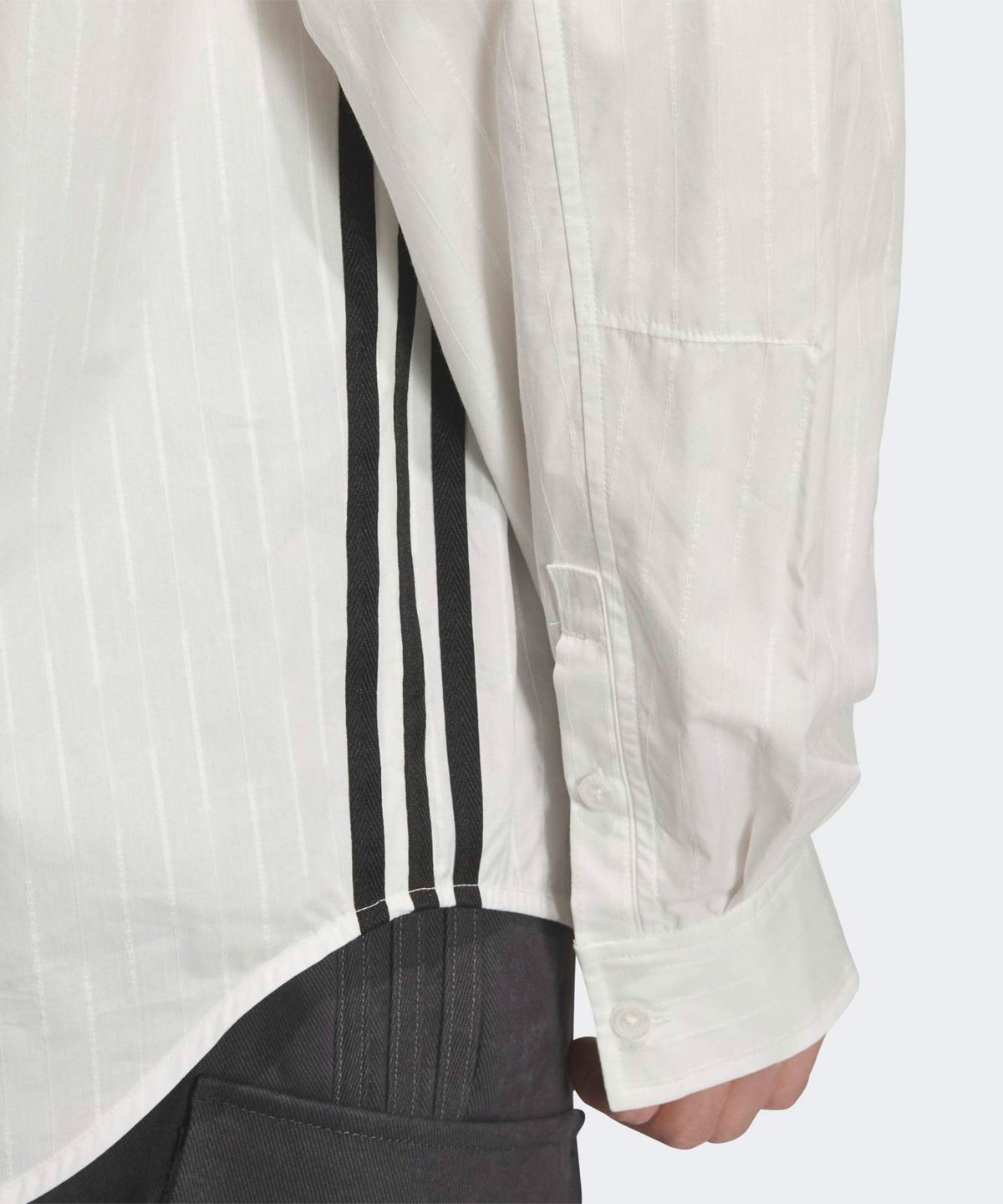 아디다스(ADIDAS) DLXC U 롱 슬리브 셔츠 - 화이트 / KS5309