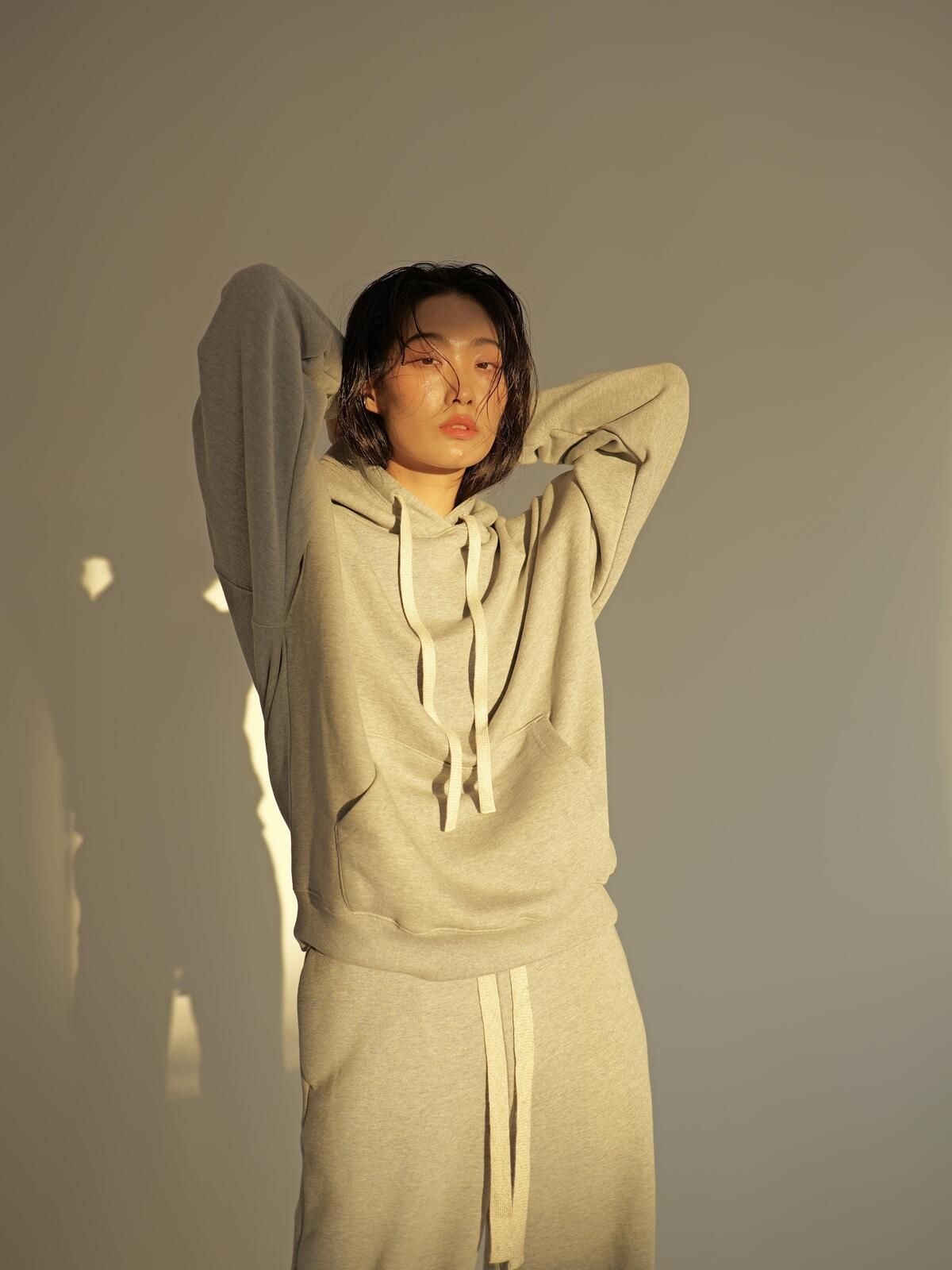 진호쇼우(JINHO SHOU) 오버사이즈 드롭 숄더 후드 티셔츠 그레이