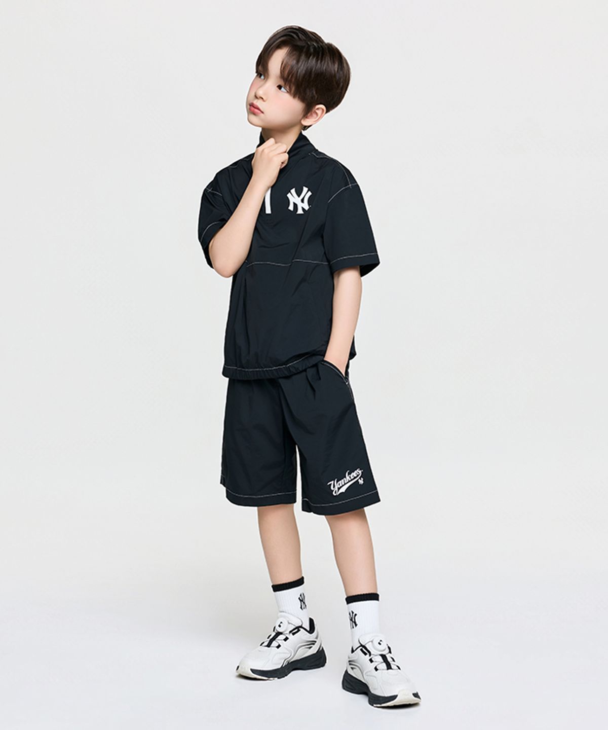 엠엘비 키즈(MLB KIDS) 스포티브 베이직 우븐 반팔 아노락 세트 NY (Black)