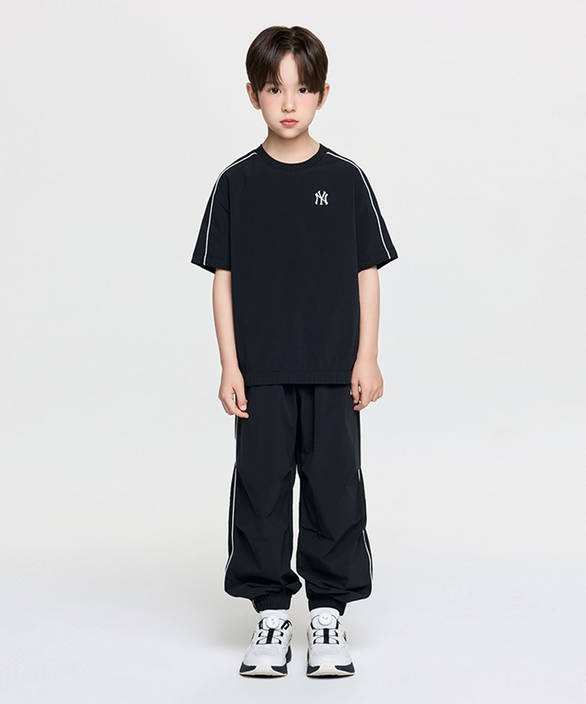 엠엘비 키즈(MLB KIDS) 아웃도어 베이직 우븐팬츠 티셔츠세트 NY (Black)